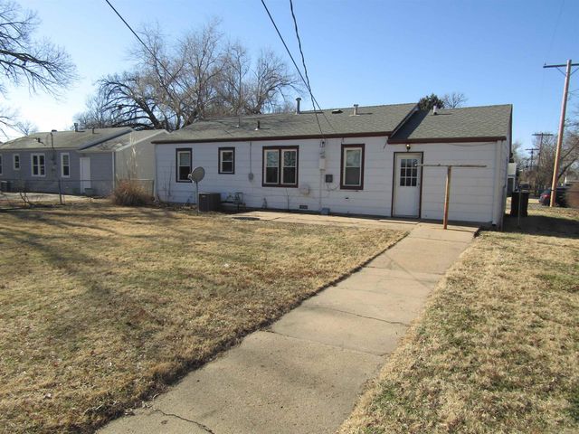 929 Lewis Ave, Salina, KS 67401