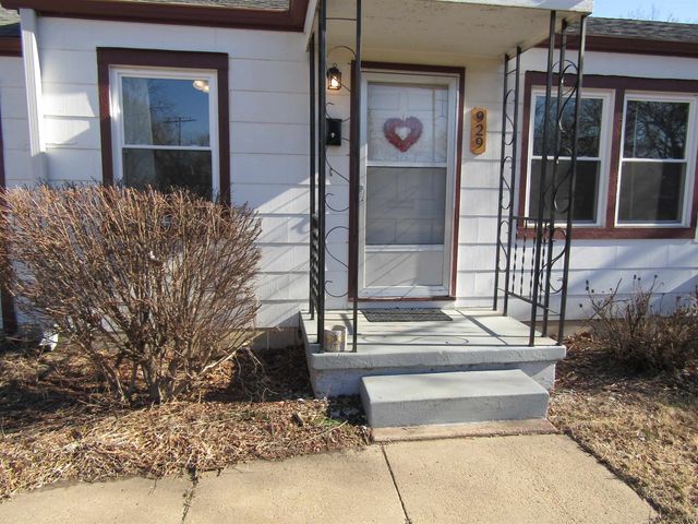 929 Lewis Ave, Salina, KS 67401