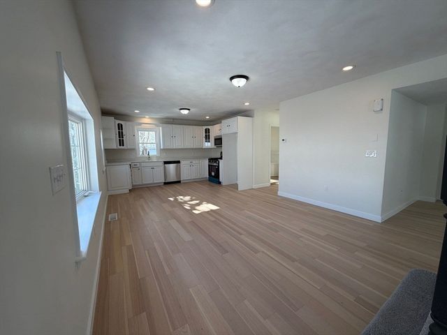 24 Friendship St, Billerica, MA 01821