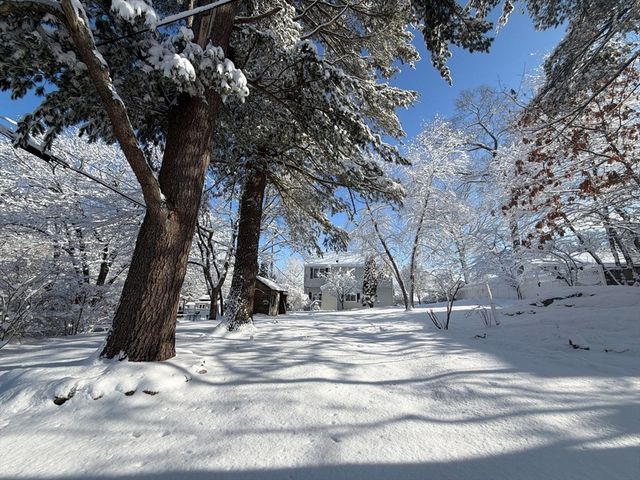 24 Friendship St, Billerica, MA 01821