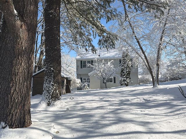 24 Friendship St, Billerica, MA 01821