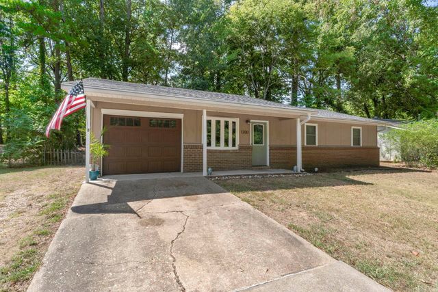 1200 Chris Drive, Benton, AR 72015