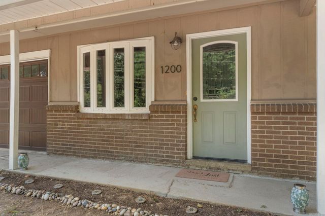 1200 Chris Drive, Benton, AR 72015