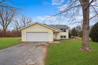 105 Constitution Drive, Poplar Grove, IL 61065