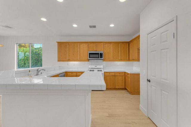 29567 Calle Tampico, Cathedral City, CA 92234