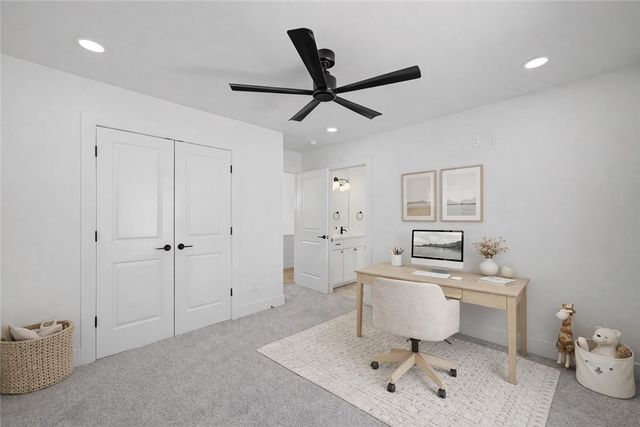 817 S Jagger Lane, Fayetteville, AR 72701