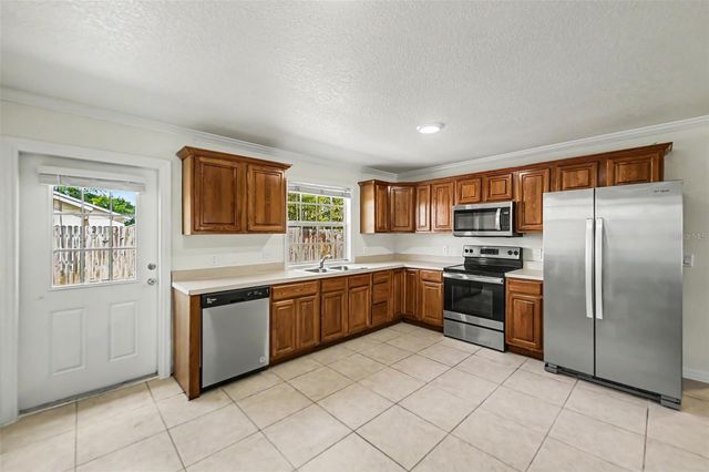 245 OAK RUN COURT, Apopka, FL 32703