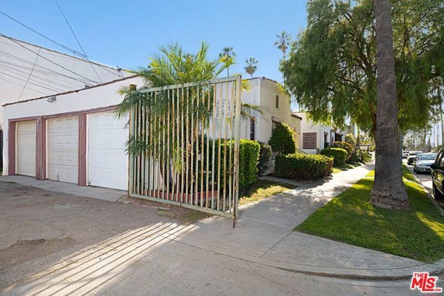 5700 S Gramercy Place, Los Angeles, CA 90062