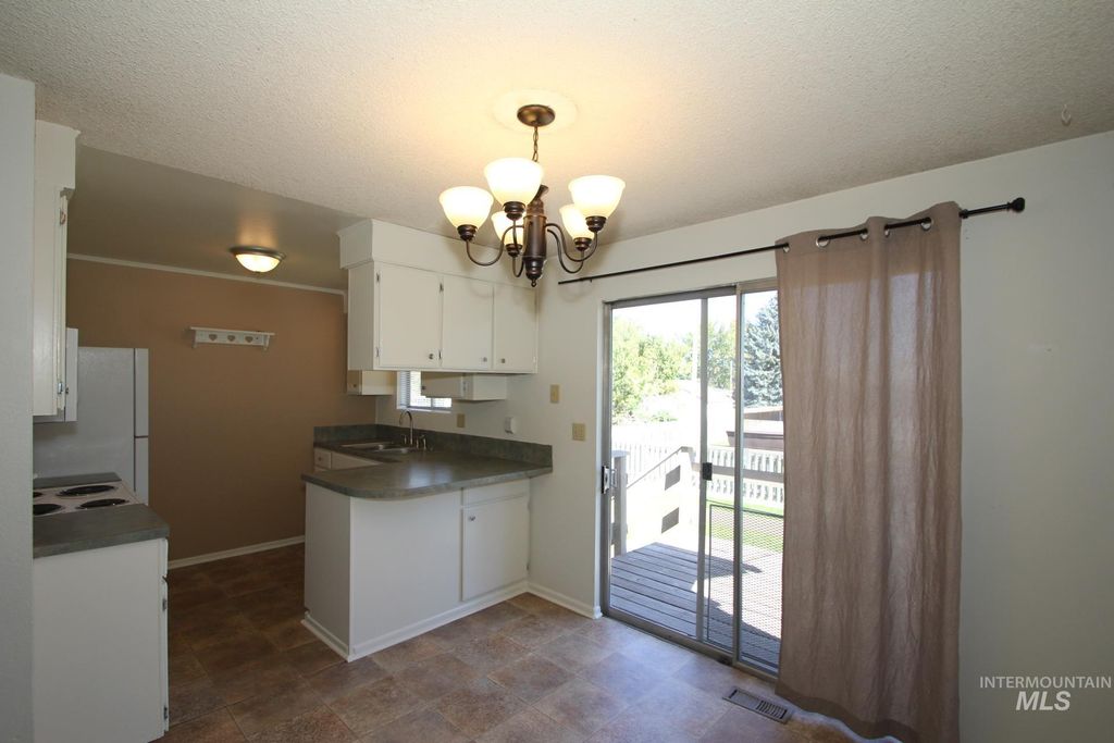 220 S Florence St., Nampa, ID 83686 photo 5