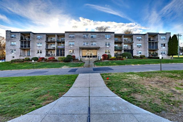 308 Meadowside Road APT 202, Milford, CT 06460