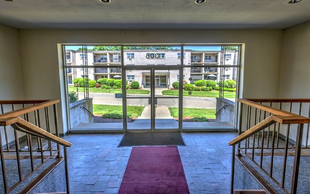 308 Meadowside Road APT 202, Milford, CT 06460