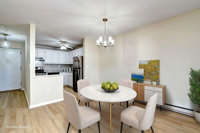 308 Meadowside Road APT 202, Milford, CT 06460