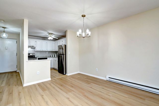 308 Meadowside Road APT 202, Milford, CT 06460