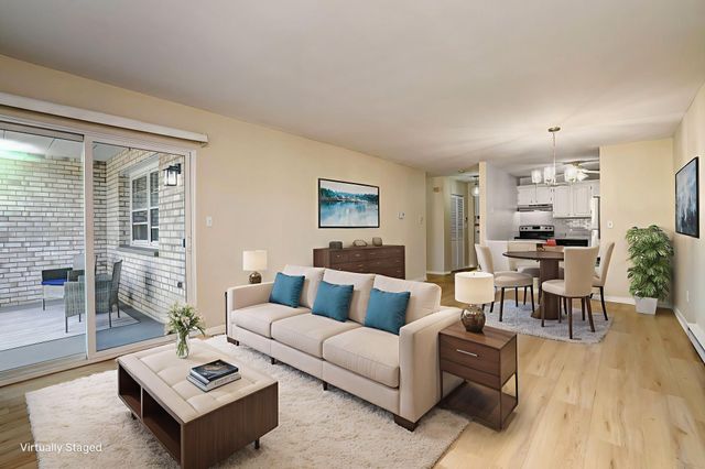 308 Meadowside Road APT 202, Milford, CT 06460