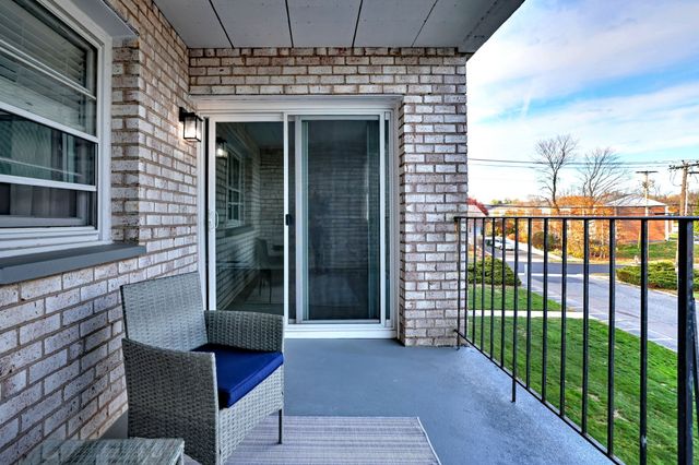 308 Meadowside Road APT 202, Milford, CT 06460