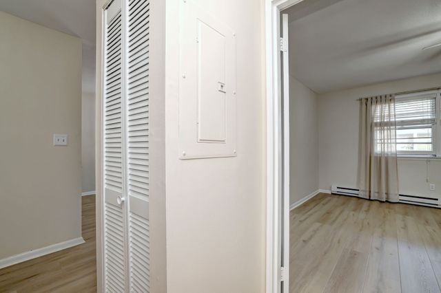 308 Meadowside Road APT 202, Milford, CT 06460