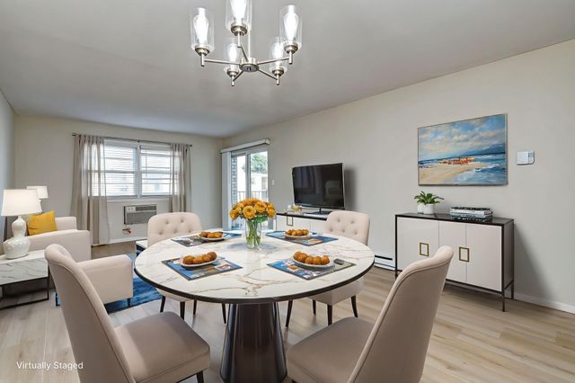 308 Meadowside Road APT 202, Milford, CT 06460