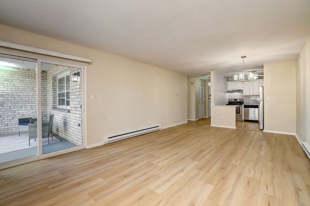 308 Meadowside Road APT 202, Milford, CT 06460