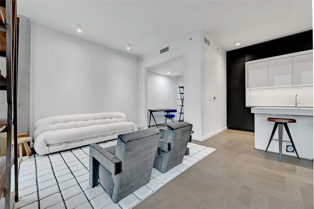313 W 17th ST 2306, Austin, TX 78701