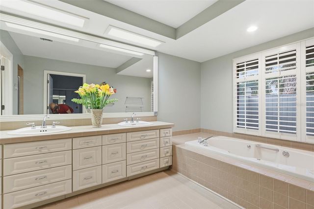 5434 KEMKERRY ROAD, Wesley Chapel, FL 33543