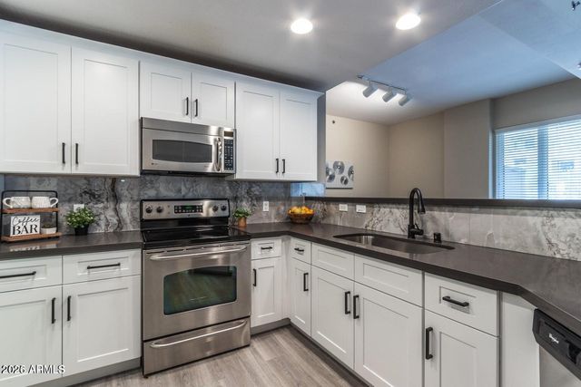16 W ENCANTO Boulevard 110, Phoenix, AZ 85003