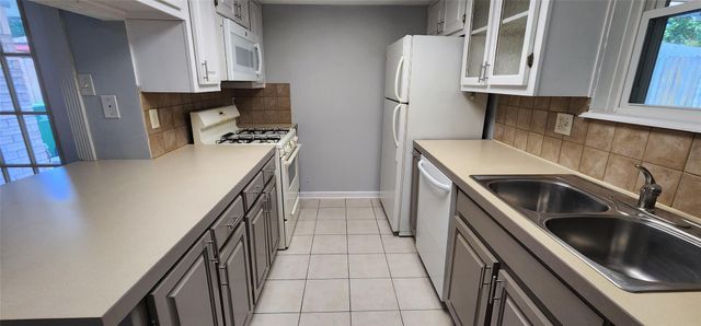 2527 Meandering Trail, Houston, TX 77339