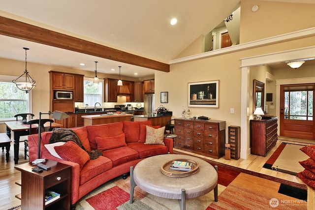1899 Beverly Beach Road, Freeland, WA 98249