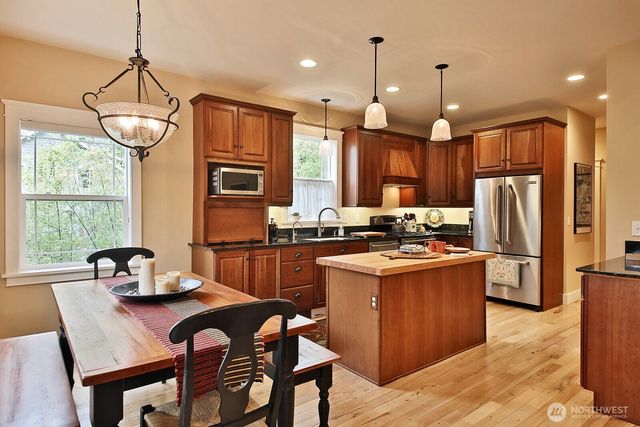 1899 Beverly Beach Road, Freeland, WA 98249