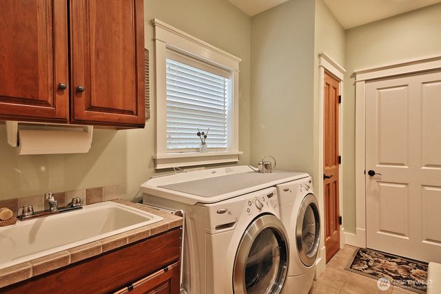 1899 Beverly Beach Road, Freeland, WA 98249