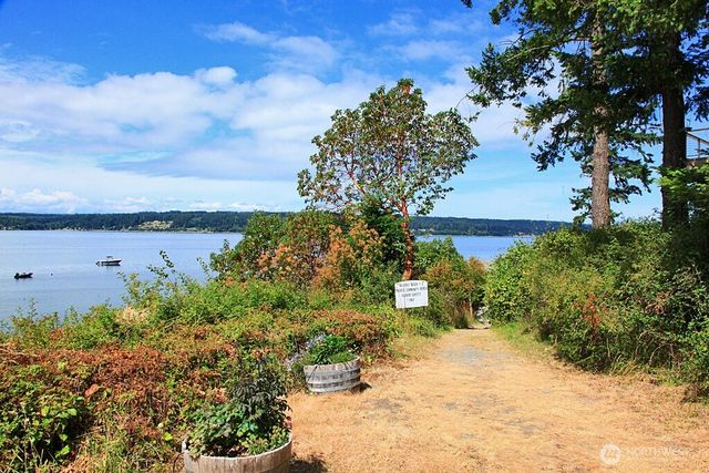 1899 Beverly Beach Road, Freeland, WA 98249