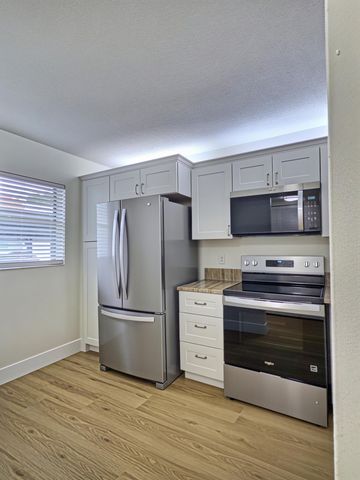 2845 SW 22ND Avenue 106, Delray Beach, FL 33445