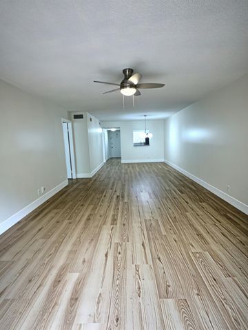 2845 SW 22ND Avenue 106, Delray Beach, FL 33445