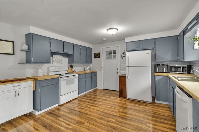 1757 Saint Charles Place, Marilla, NY 14102