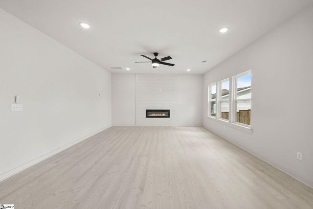 209 Redmond Drive, Fountain Inn, SC 29644
