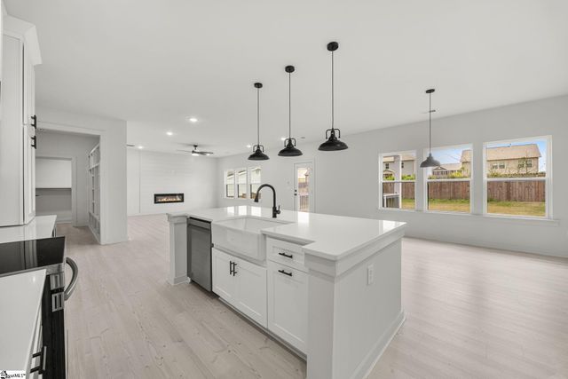 209 Redmond Drive, Fountain Inn, SC 29644