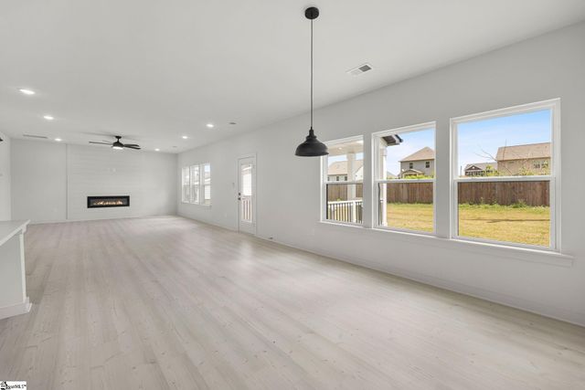 209 Redmond Drive, Fountain Inn, SC 29644