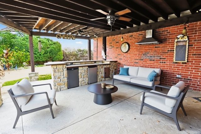 3720 Cripple Creek Court, Bedford, TX 76021