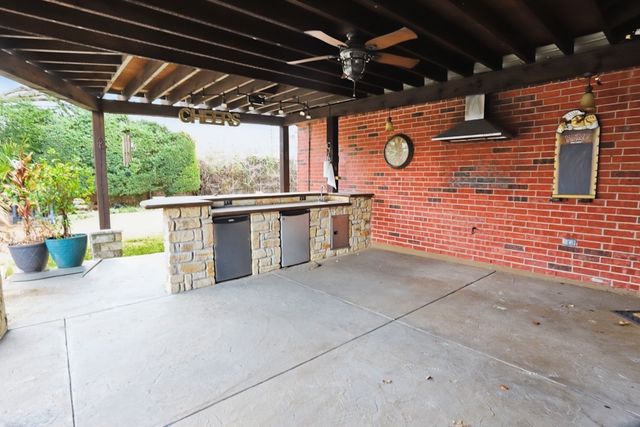 3720 Cripple Creek Court, Bedford, TX 76021