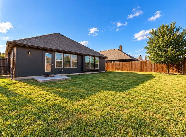 100 Gardenia Drive, Azle, TX 76020