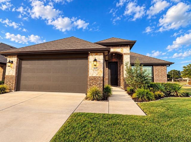 100 Gardenia Drive, Azle, TX 76020