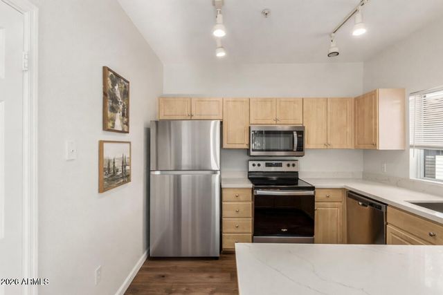 7401 W ARROWHEAD CLUBHOUSE Drive 2079, Glendale, AZ 85308