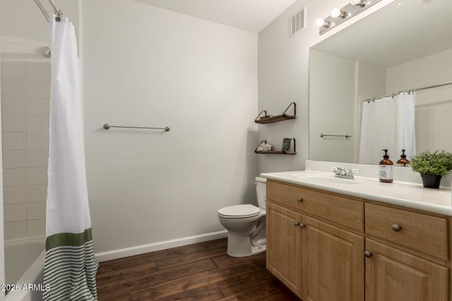 7401 W ARROWHEAD CLUBHOUSE Drive 2079, Glendale, AZ 85308