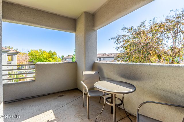 7401 W ARROWHEAD CLUBHOUSE Drive 2079, Glendale, AZ 85308