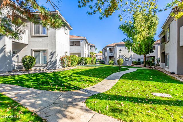 7401 W ARROWHEAD CLUBHOUSE Drive 2079, Glendale, AZ 85308