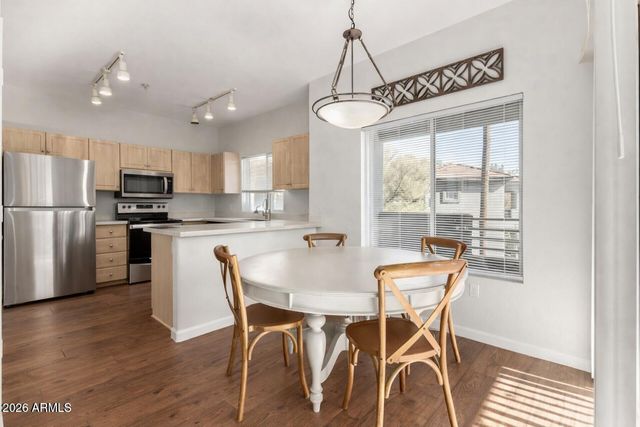 7401 W ARROWHEAD CLUBHOUSE Drive 2079, Glendale, AZ 85308