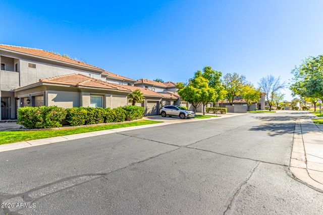 7401 W ARROWHEAD CLUBHOUSE Drive 2079, Glendale, AZ 85308