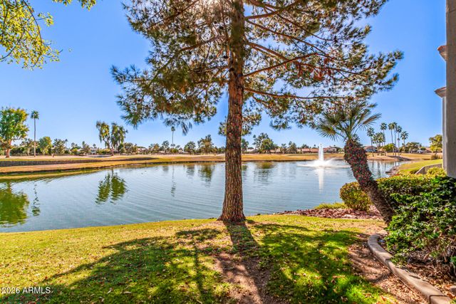 7401 W ARROWHEAD CLUBHOUSE Drive 2079, Glendale, AZ 85308