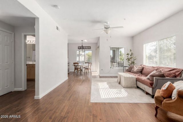 7401 W ARROWHEAD CLUBHOUSE Drive 2079, Glendale, AZ 85308