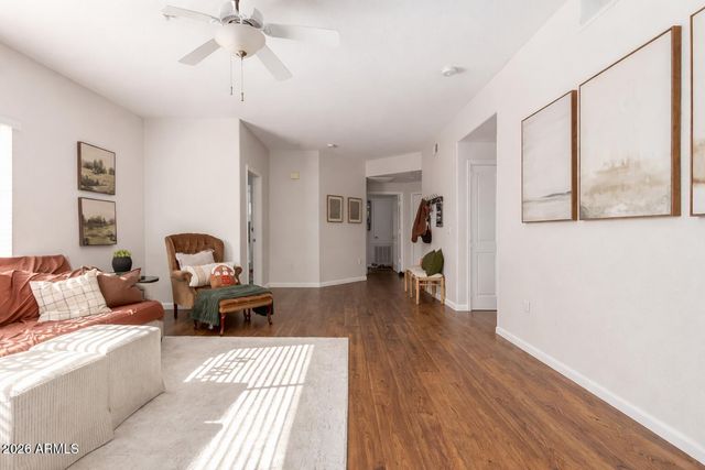 7401 W ARROWHEAD CLUBHOUSE Drive 2079, Glendale, AZ 85308