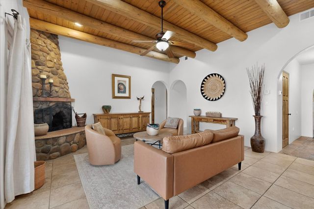 93 Bosquecillo, Santa Fe, NM 87508